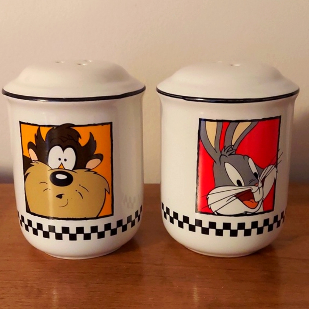 1993 Salt and Pepper Shaker| Looney Tunes| Bugs Bunny and Taz